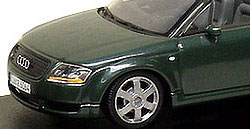 801609 - Minichamps Roadster 1:43 Green